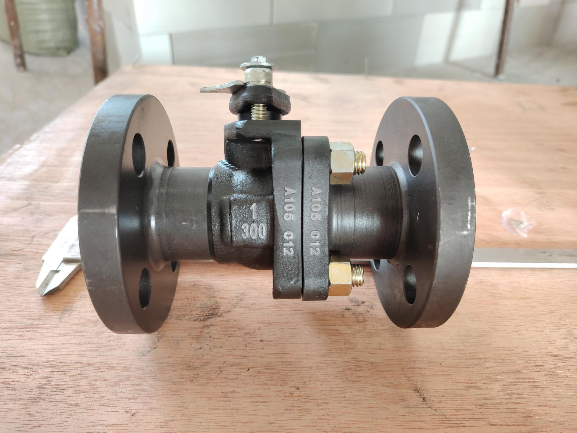API 6D A105 Forged Two-piece Ball Valve RF